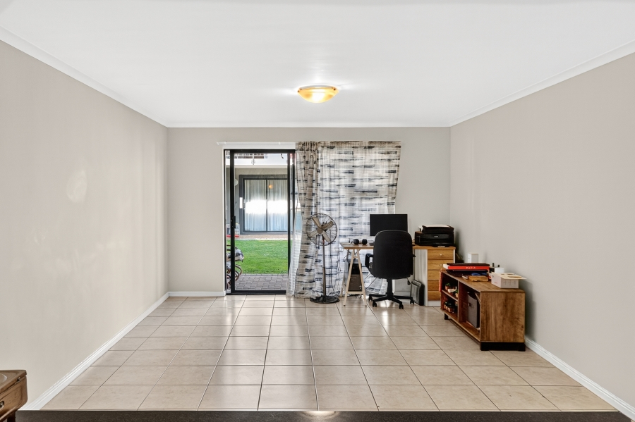 To Let 2 Bedroom Property for Rent in Heritage Park Western Cape
